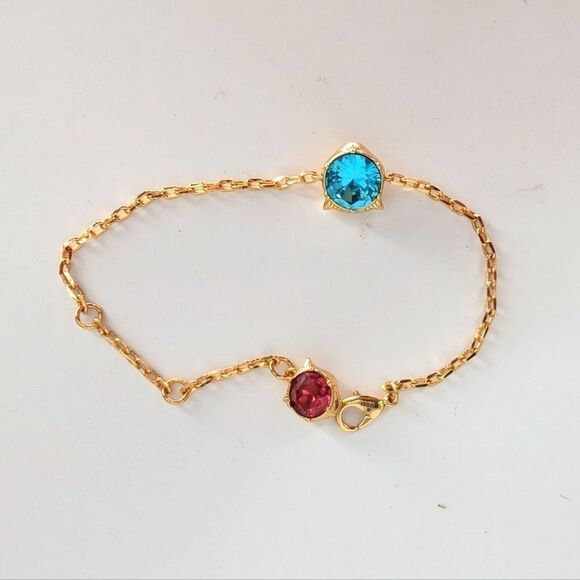 Gucci feline head bracelet with crystal